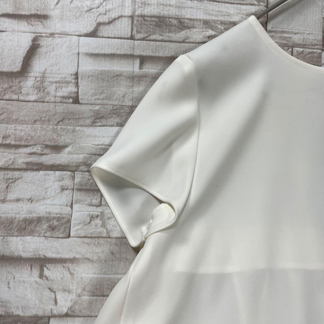 【美品】ヨーコチャン★バックギャザートップス　近年　白　半袖ブラウス　36