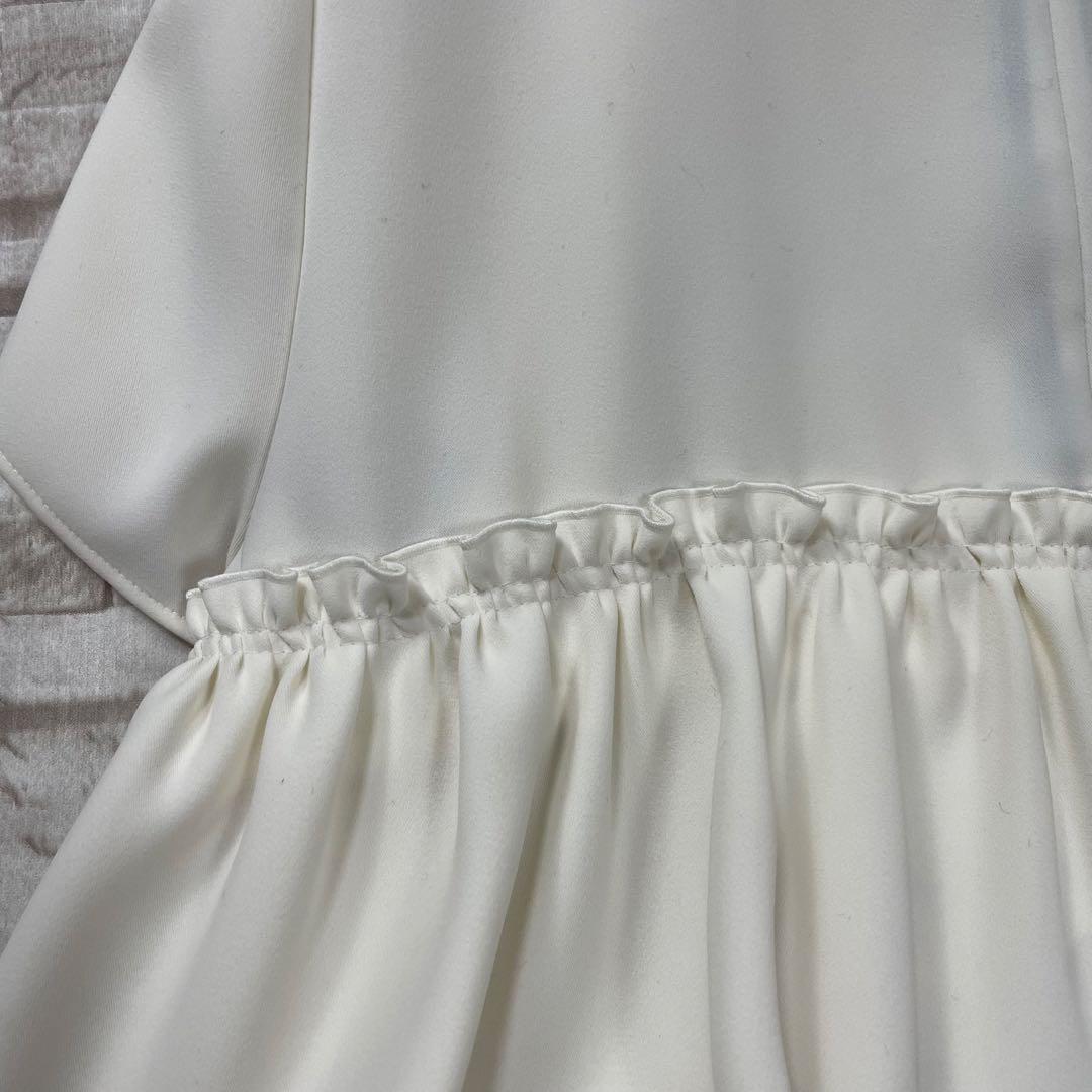 【美品】ヨーコチャン★バックギャザートップス　近年　白　半袖ブラウス　36