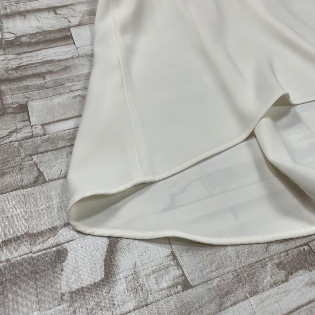 【美品】ヨーコチャン★バックギャザートップス　近年　白　半袖ブラウス　36