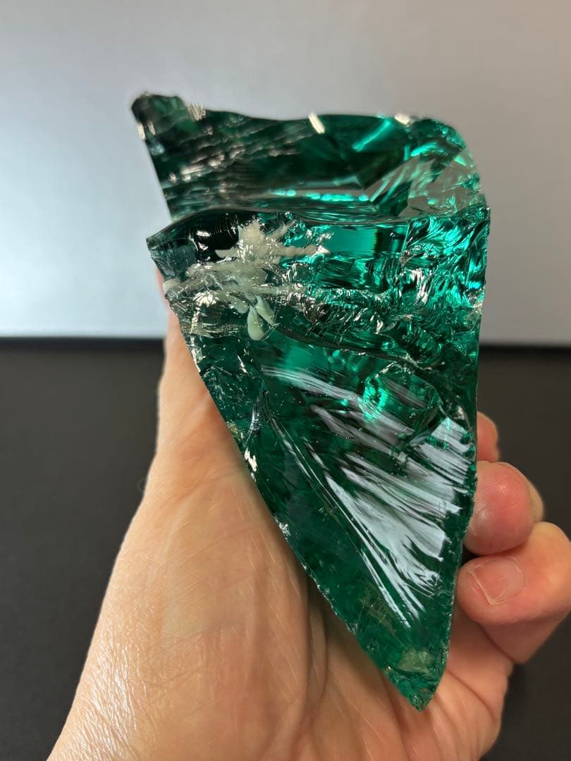 アンダラクリスタル　火山ガラス 744g エメラルドグリーン　クリストバライト