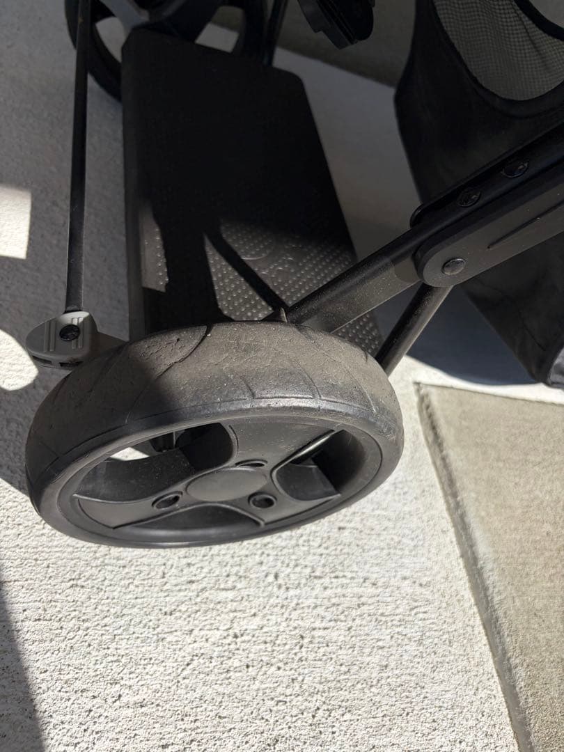 アミティエ　二人乗りベビーカー　ネビオ　Nebio