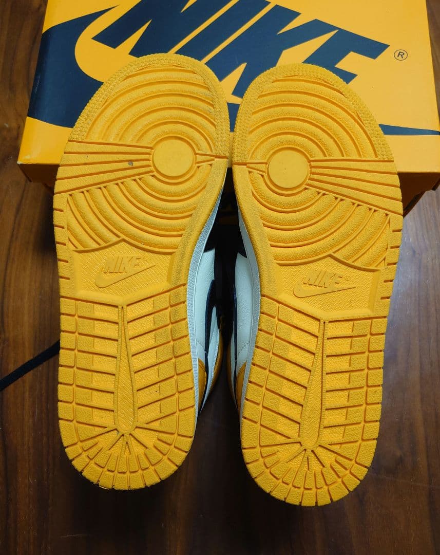 祝日特価【27cm】 airjordan1 taxi