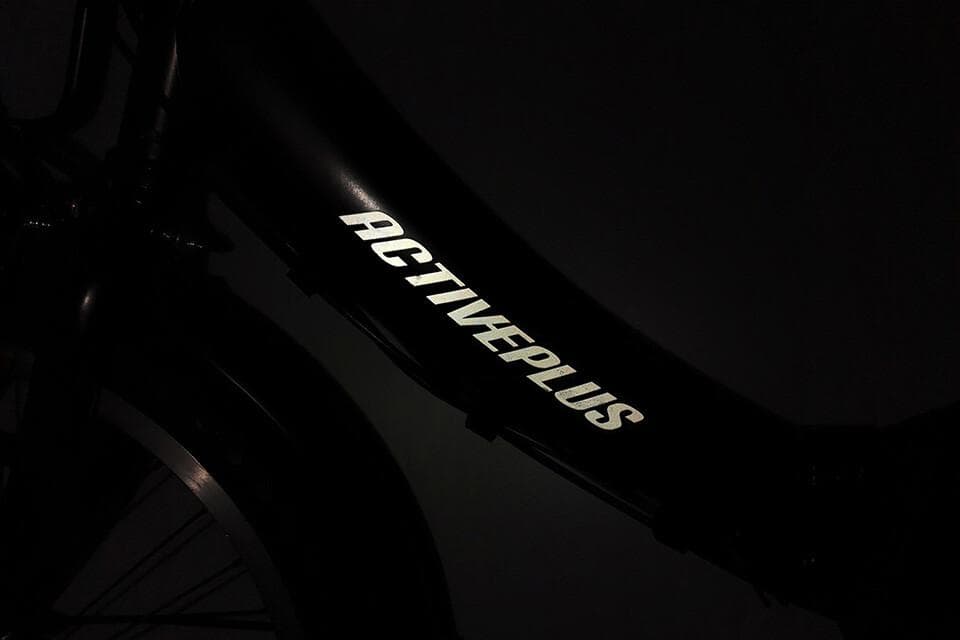 ★新品★アクティブプラス　電動アシスト自転車　２０インチ　黒　ブラック