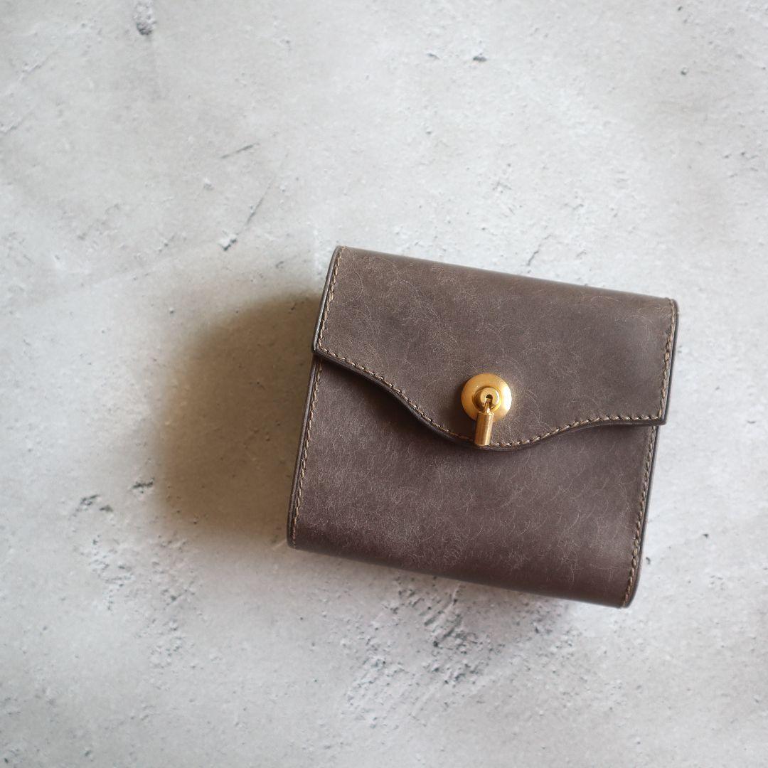 【鴒】オコシ金具の三つ折り財布　左右反転