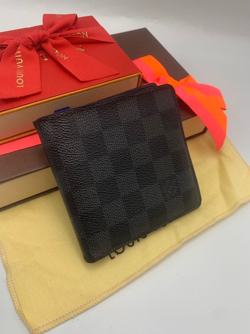 ルイヴィトン ポルトフォイユマルコ ダミエ グラフィット 二つ折り財布