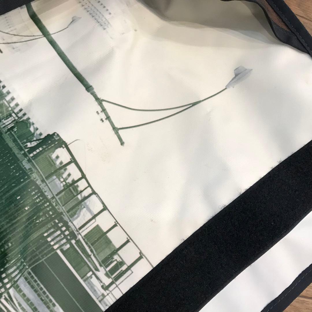 CHROME メッセンジャーバック