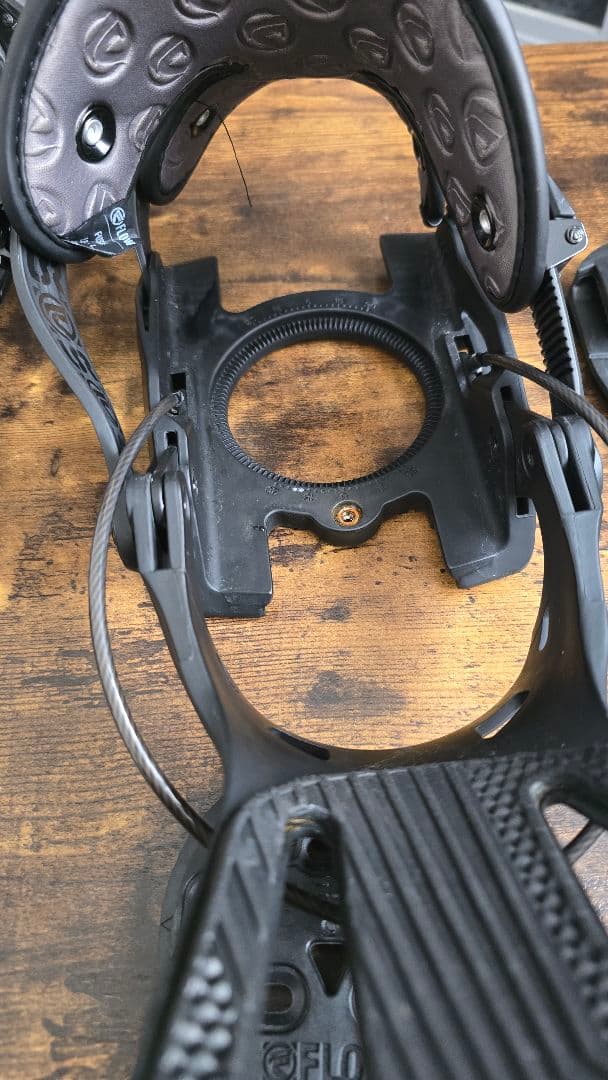 スノーボード　ビンディング FLOW