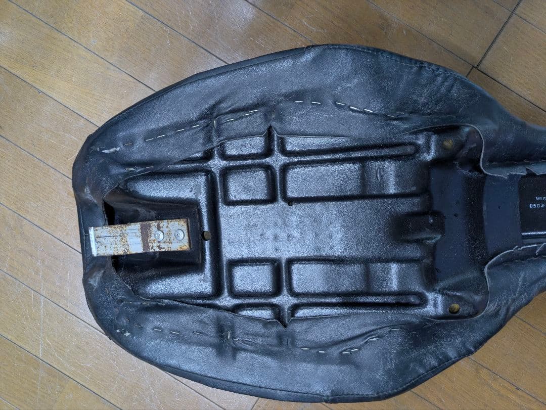 ハーレー純正　バッドランダーシート　’87 FXRS外し　エボ