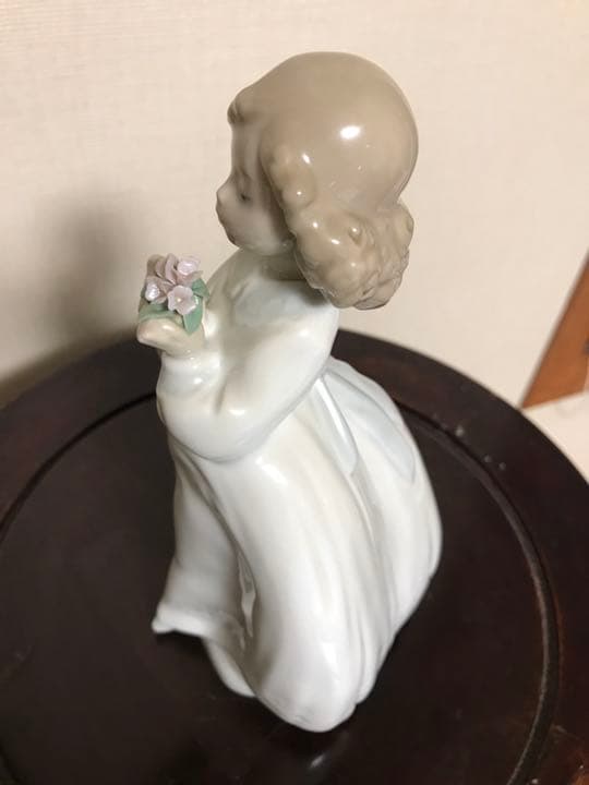 ポーセリン人形　『大好きなお花』NAO