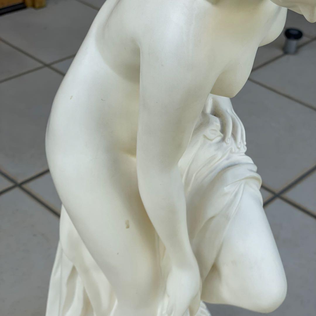 湯浴みするヴィーナス