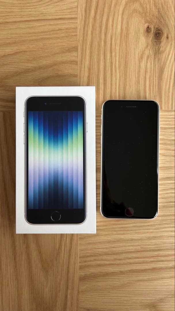 iPhone SE第三世代［バッテリー最大容量100%, 64GB］