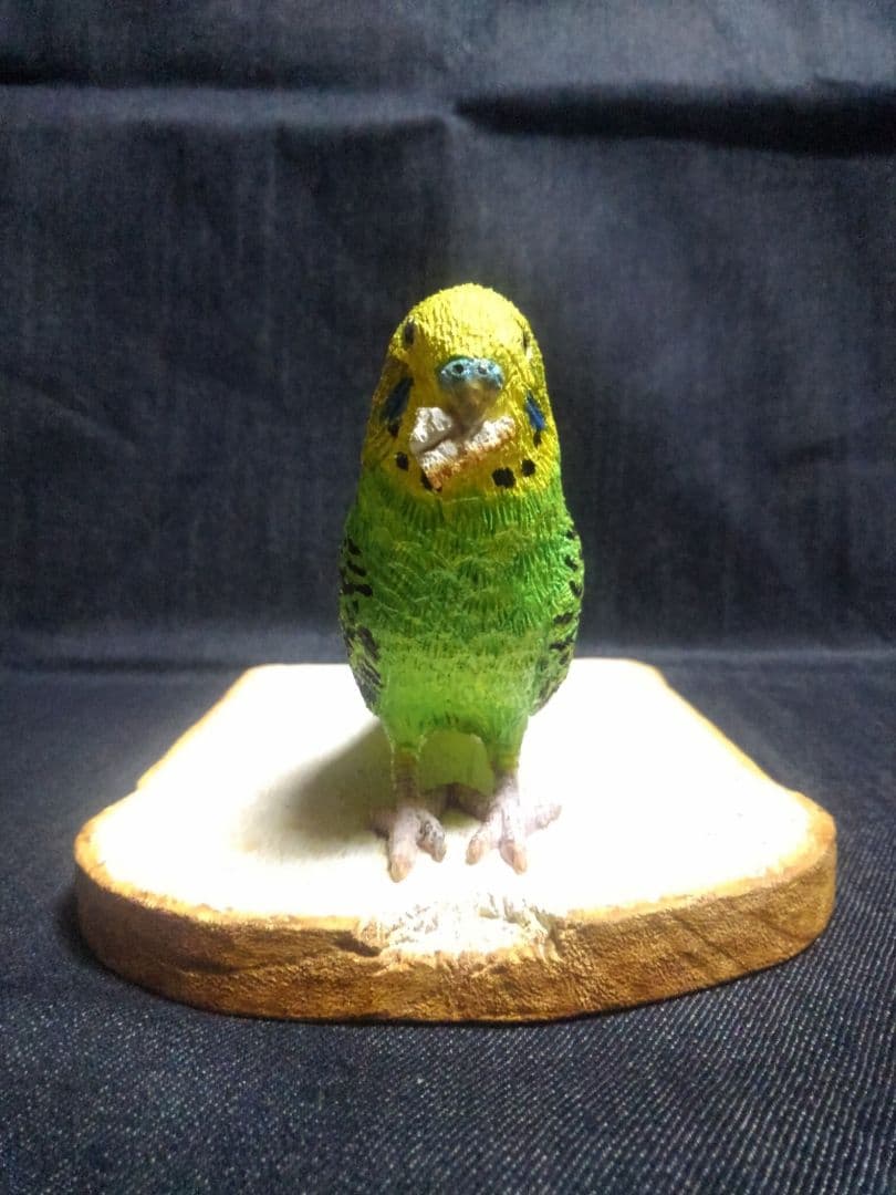 実物大 木彫りのセキセイインコ