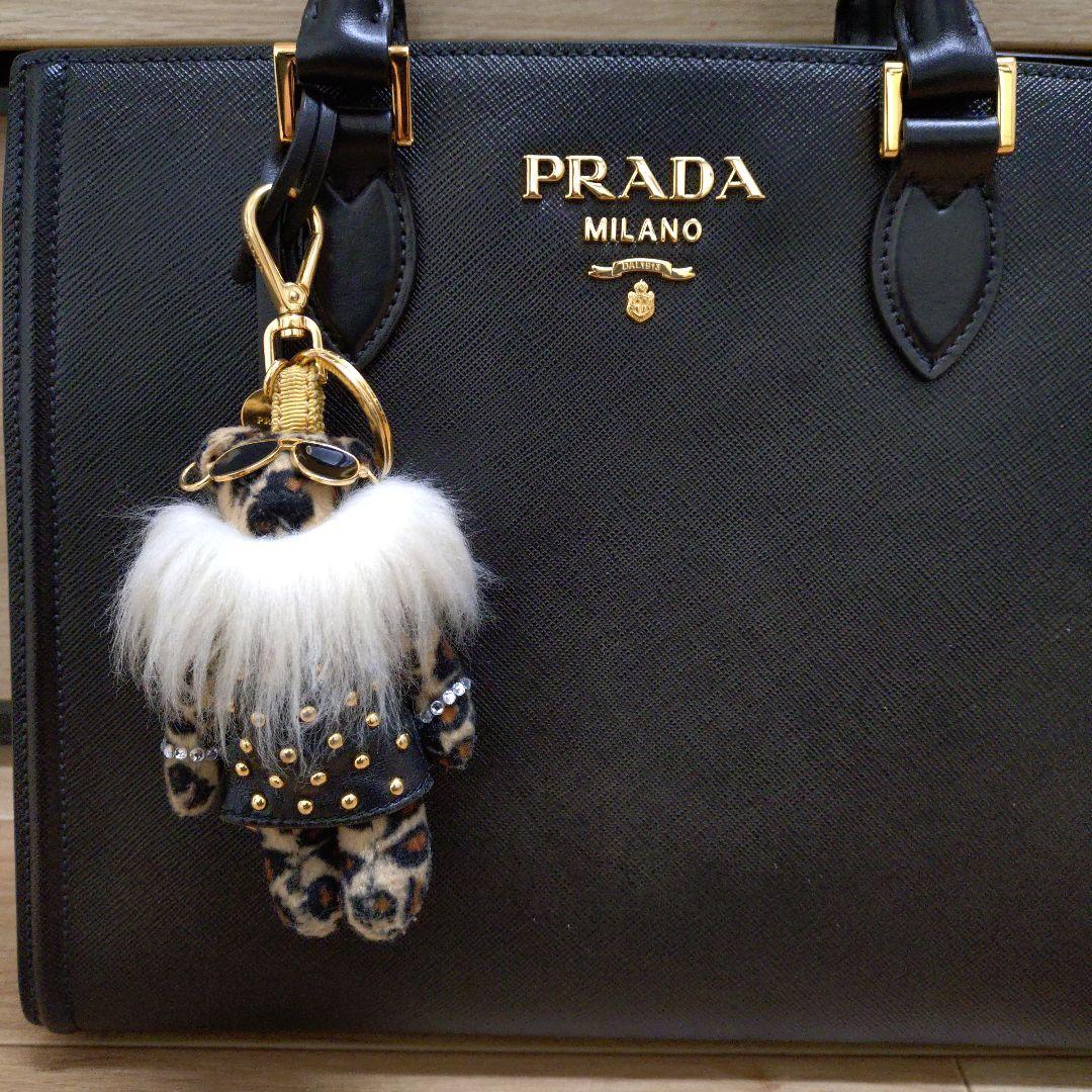 プラダ　ヒョウ柄クマ　キーホルダー