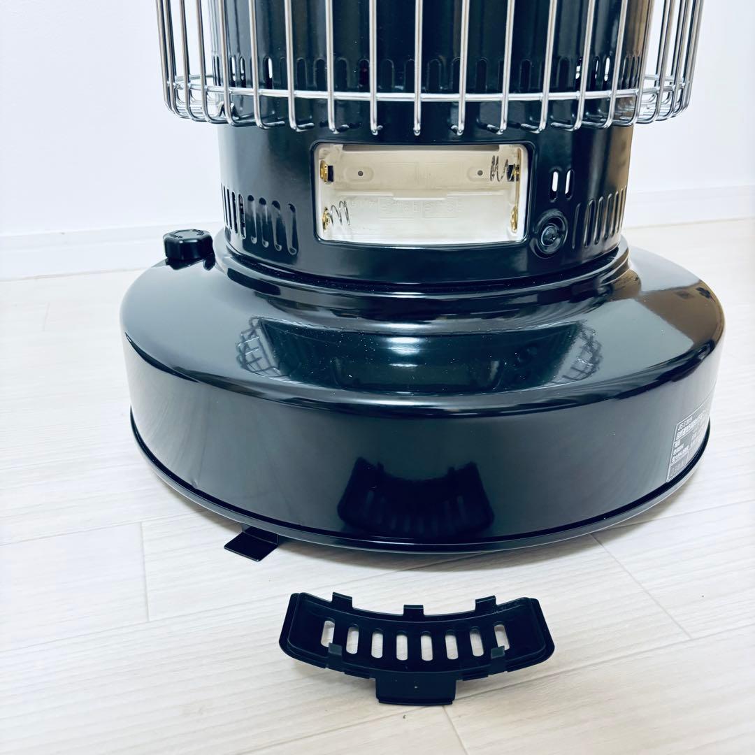 【極美品】2023年製　トヨトミ　対流形石油ストーブ　KS-67H ブラック　黒