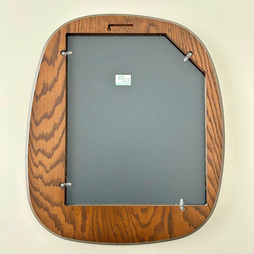 pure design社 カナダ製　ウォールナットウッドフレーム　壁掛け鏡