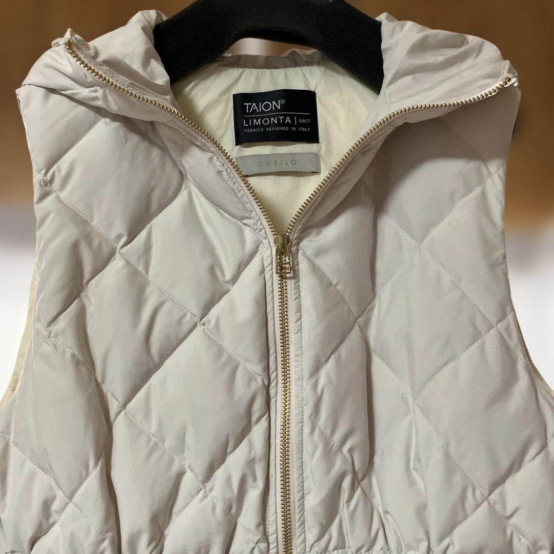 シュービル様　オンワード樫山アンフィーロ　TAIONコラボ　ダウンジレ白