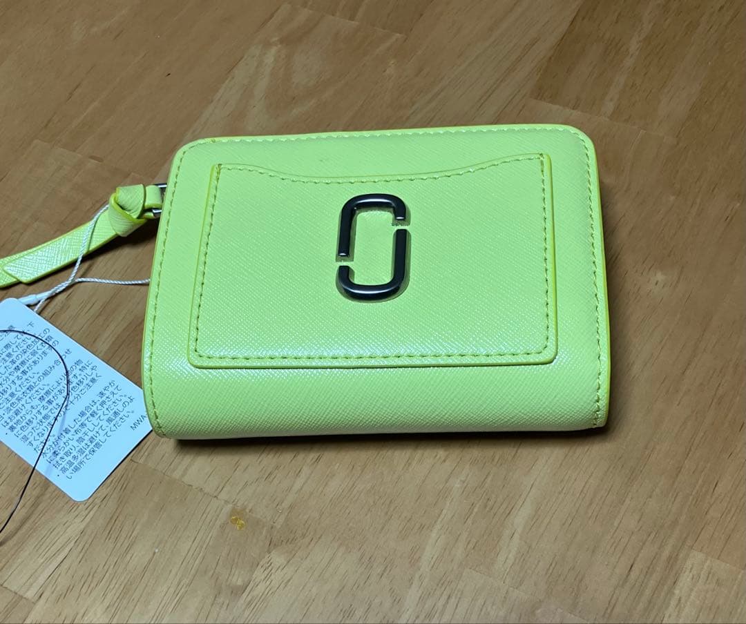 MARC JACOBS 二つ折り財布 イエロー