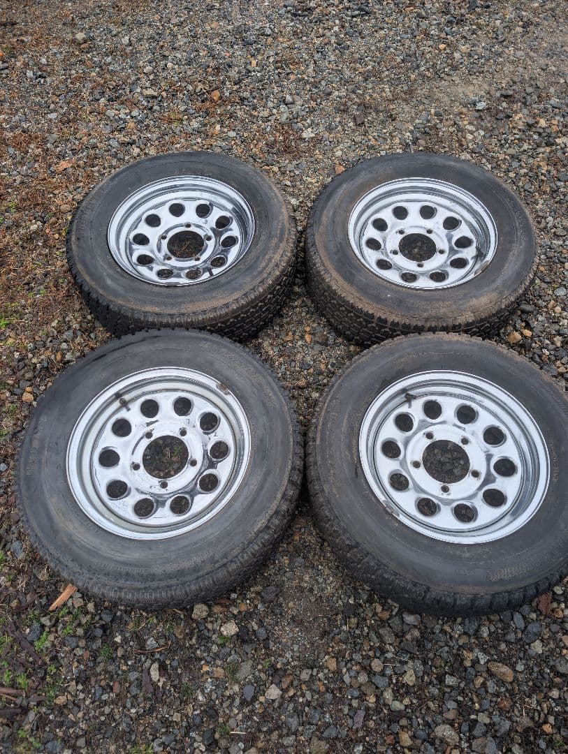 ジムニースタッドレス　4本　メッキホイール