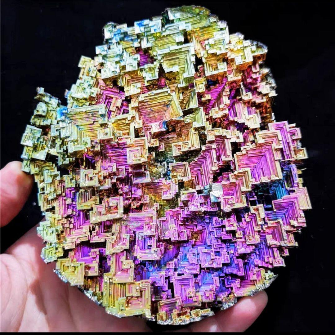 絶品　ビスマス結晶　ビスマス晶簇 597g【レインボーファクトリー】