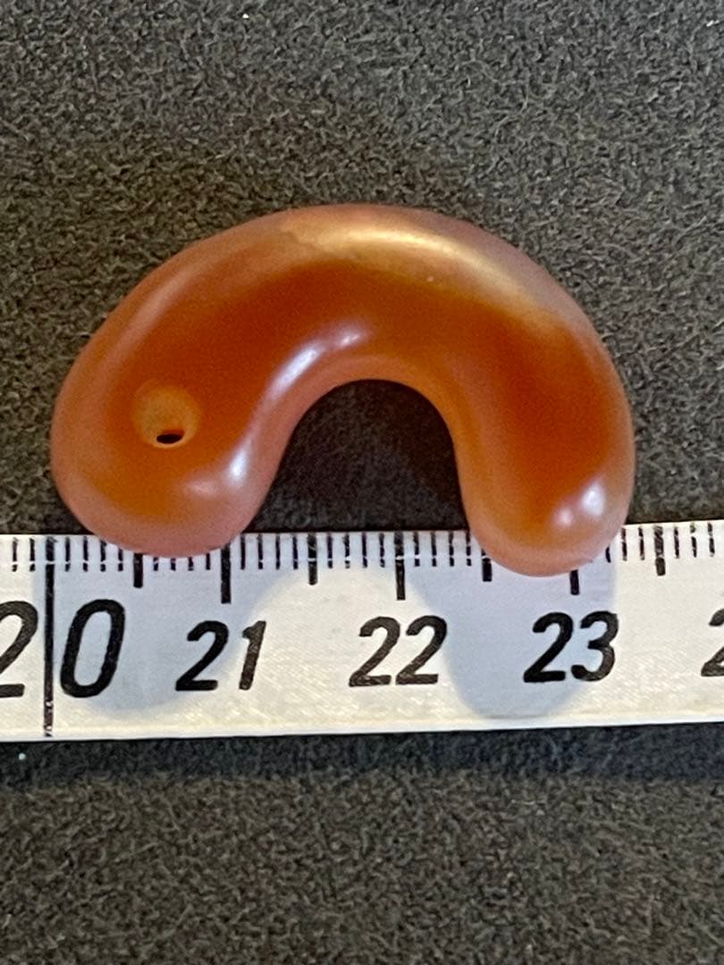 古墳時代中期　赤瑪瑙製勾玉