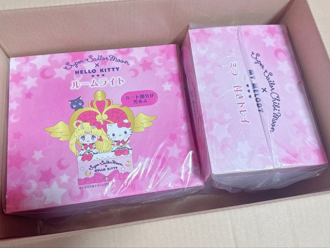 (未開封)セーラームーン × サンリオ　ルームライト&ミラー付きトレイ
