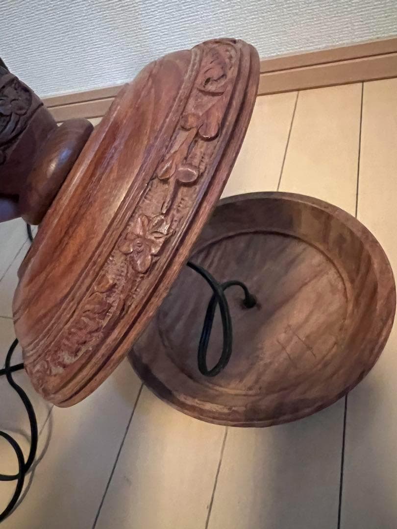 ラクダ皮のランプ　レトロ　アンティーク　卓上スタンドライト　電球　照明　ランプ