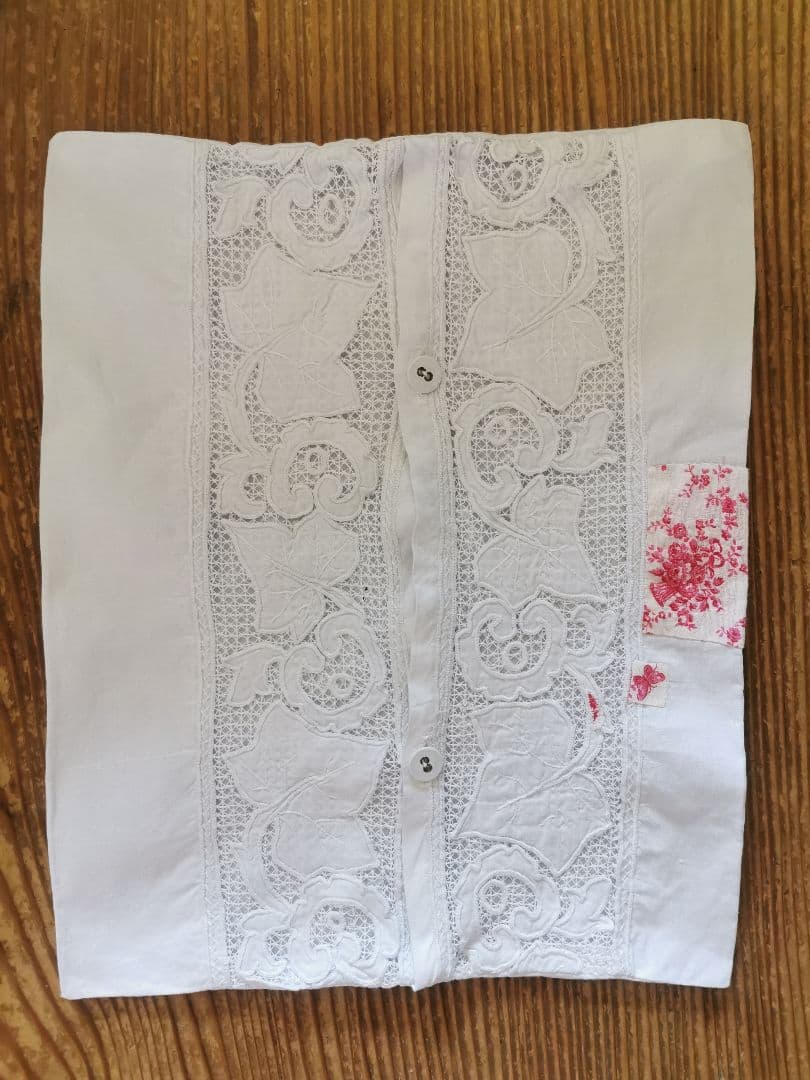 アンティーク オープンカットワーク薔薇レース イニシャル花文字刺繍 リネンカバー