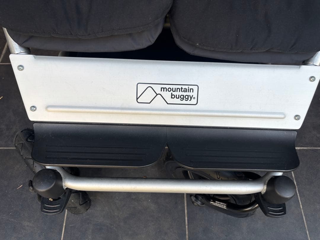 Mountain Buggy ／Duet 双子用ベビーカー／ブラック