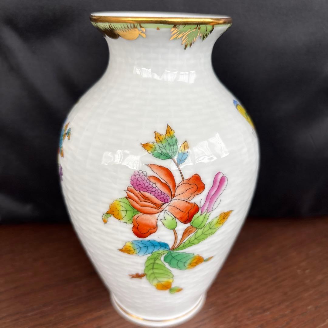 花と蝶の手描き陶磁器花瓶