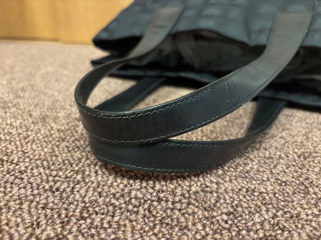 CHANEL シャネル　ニュートラベルライントートMM ブラック2