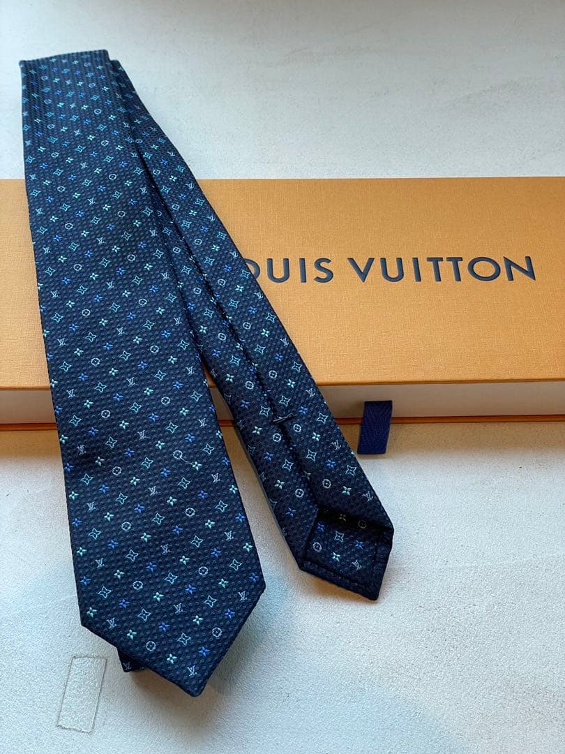 【新品未使用】LOUIS VUITTON ネクタイ ネイビー　成人式向け