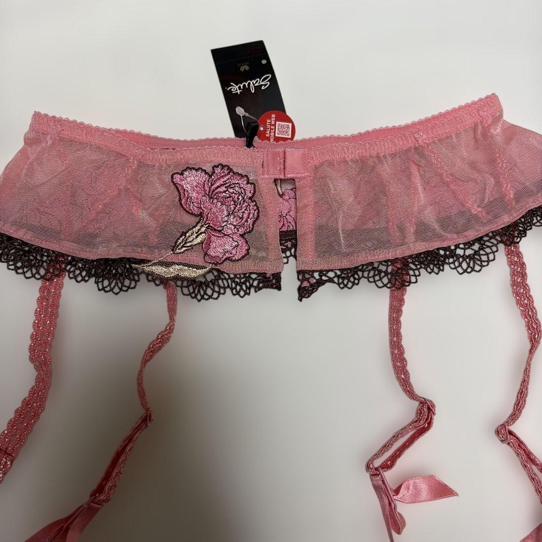 サルートピンク 花柄刺繍 ブラジャーショーツガーターセットC80/M