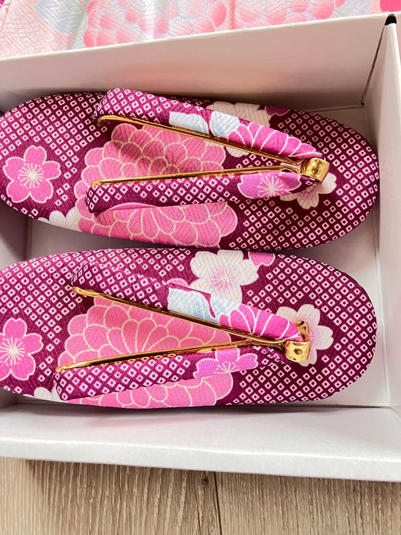 新品未使用品　しつけ糸付き　七五三 着物セット 花柄 子供用３歳　７点セット