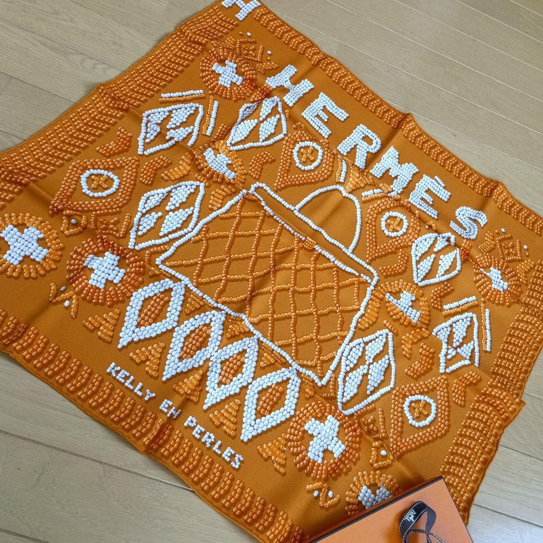 美品　HERMES シルク65cm スカーフ　真珠でできたケリー　箱　リボン
