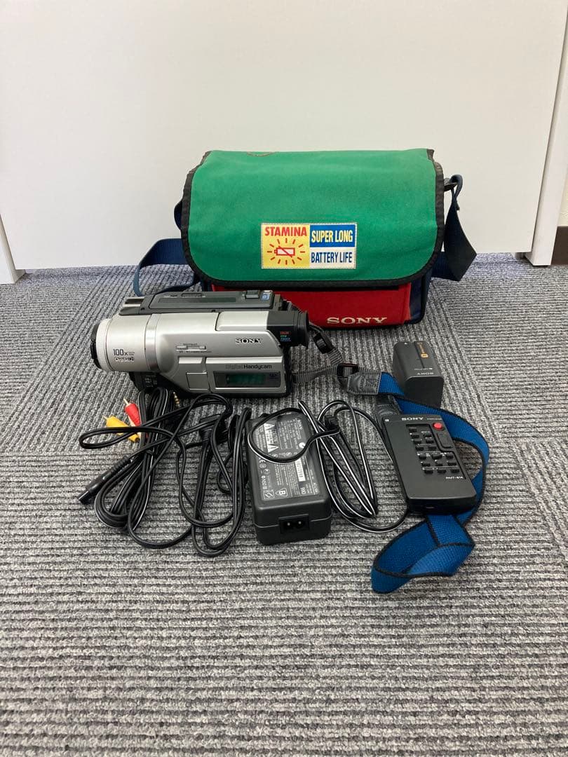 デジタルビデオカメラ　SONY DCR-TRV225