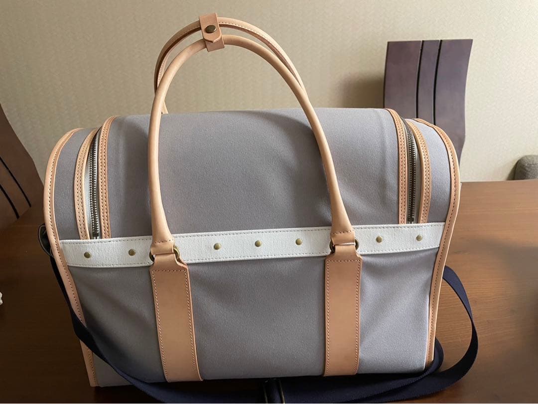 ペット用キャリーバッグ グレー　Seee 革
