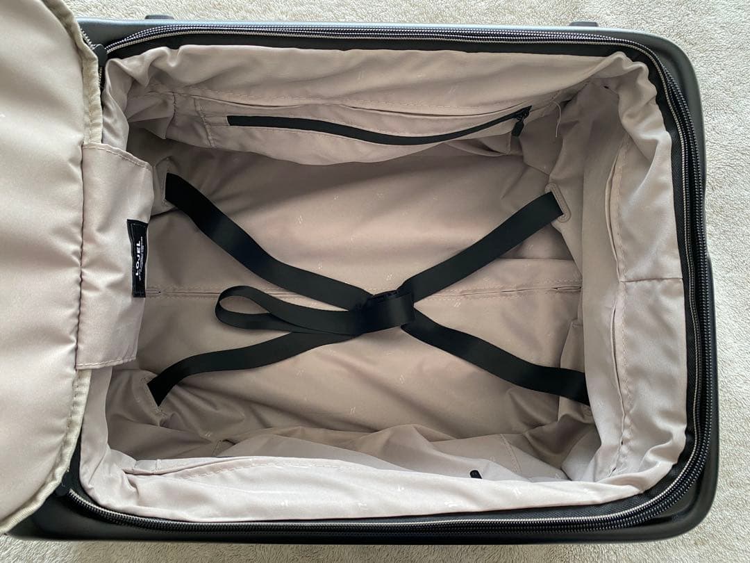 【極美品】LOJEL CUBO Small キャリーケース　ブラック