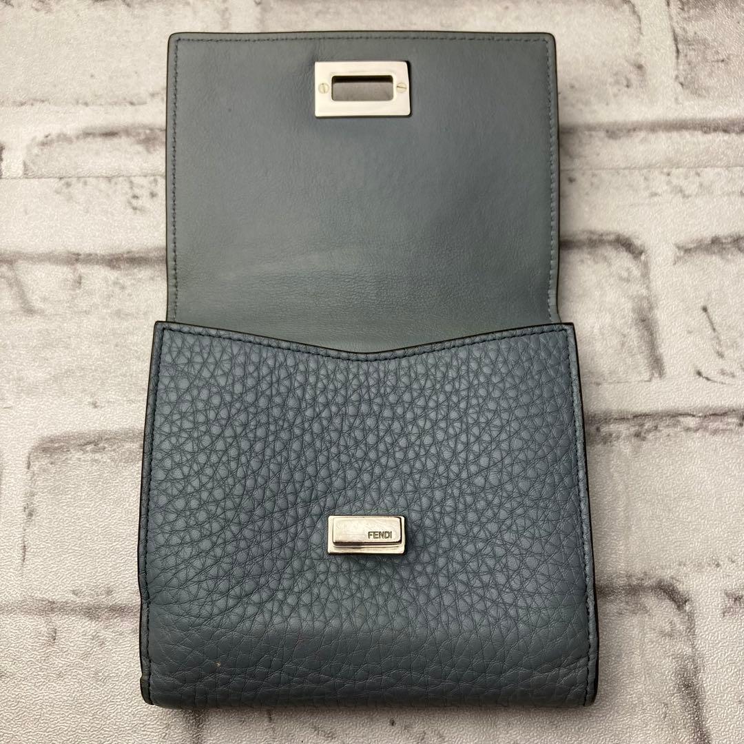 【希少カラー】FENDI　フェンディ☆三つ折り財布　ピーカブー