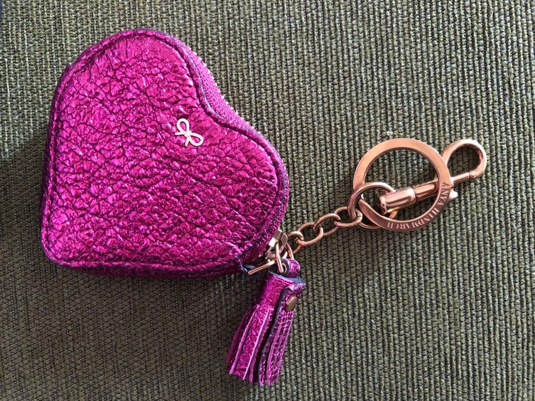 ANYA HINDMARCH バッグチャーム キーホルダー