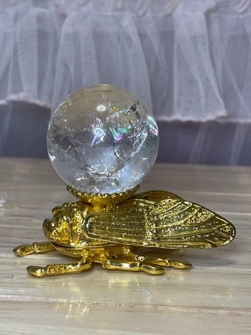 綺麗　天然石　 レインボー  水晶丸玉 スフィア　台座付き