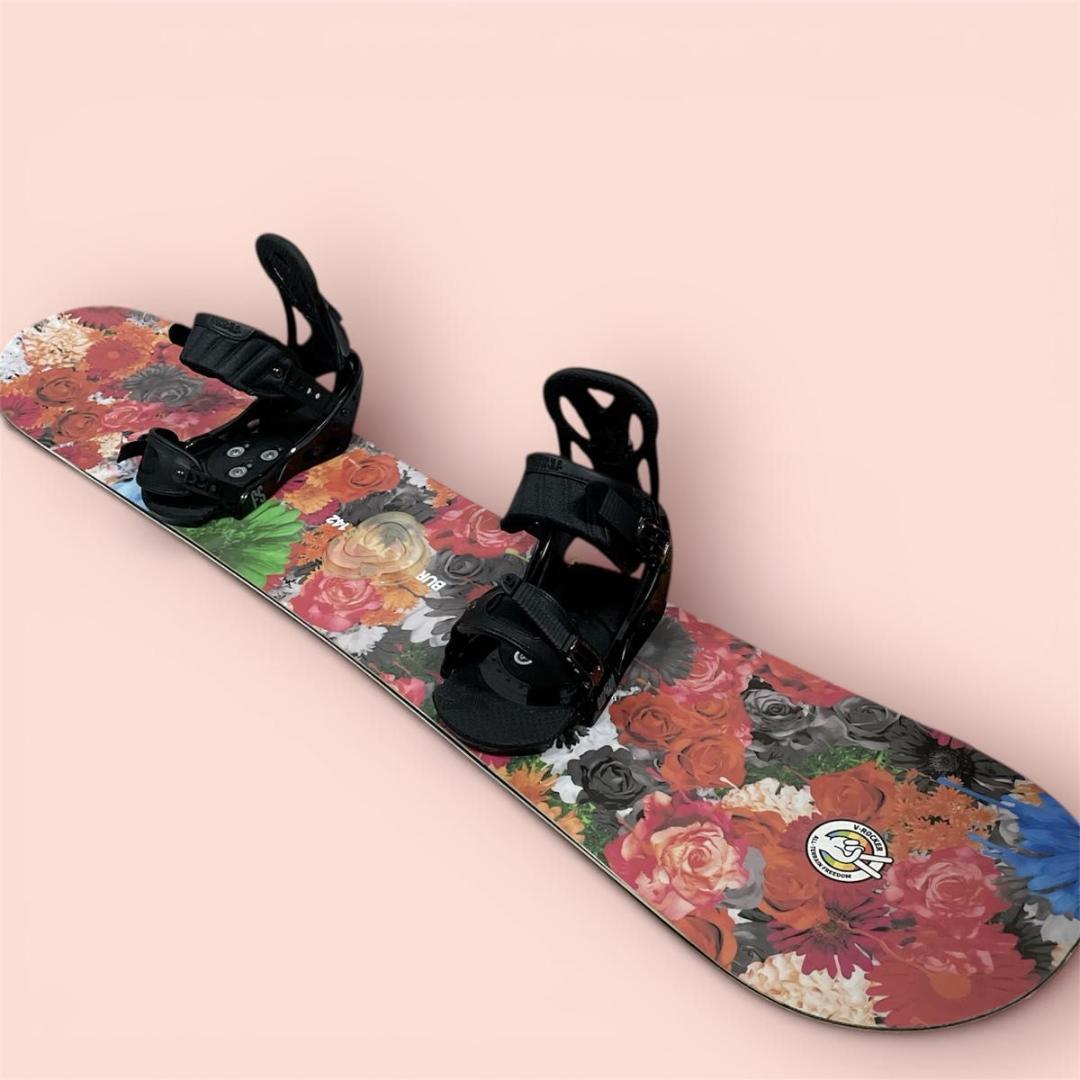 レディース BURTON SOCIAL 142cm 花柄 スノボバイン バートン