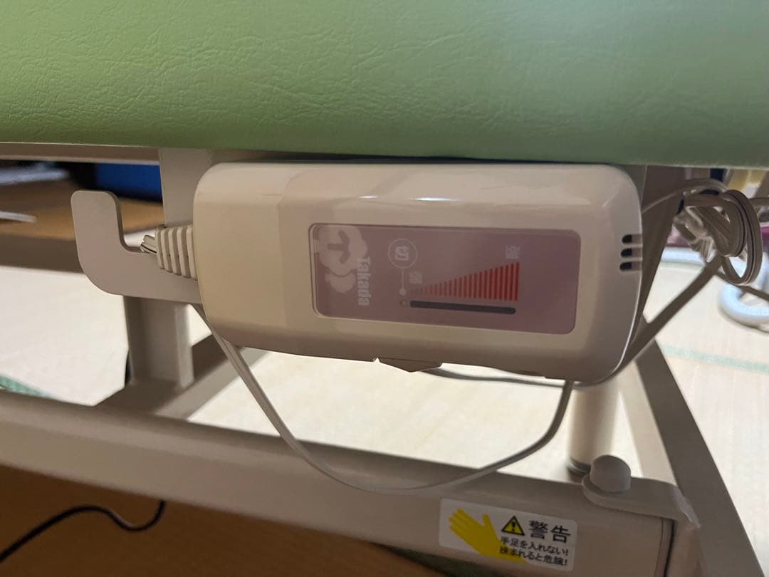 高田製作所整体ベッド！有孔手動アイホットハイロー！