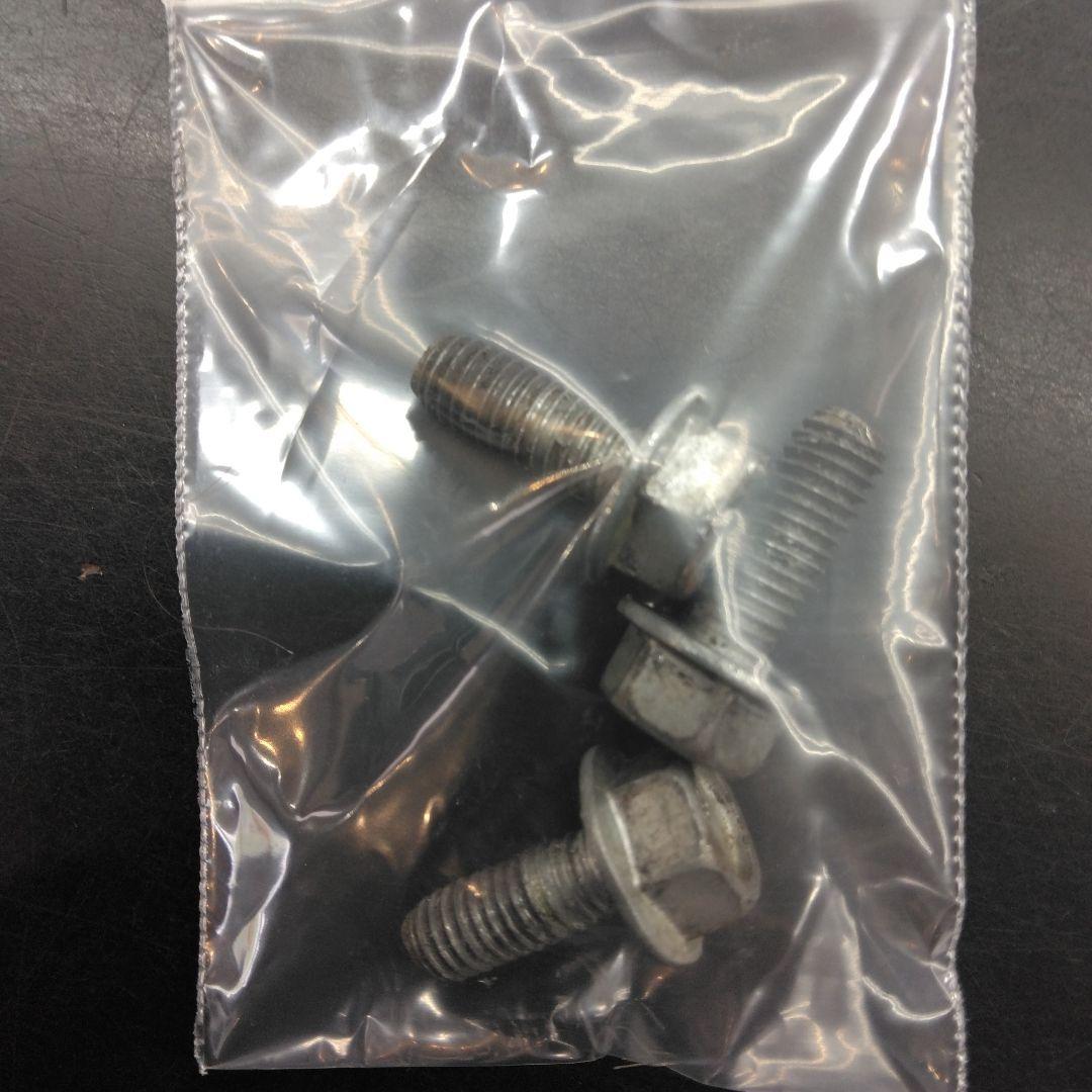 ヤマハTTR125スキッドプレート　中古品