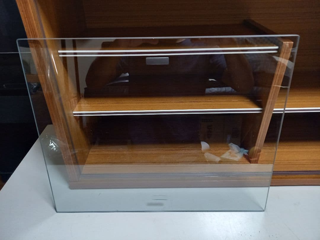 1970's ミッドセンチュリーモダン　ウッドショーケース　木製　ウォールラック