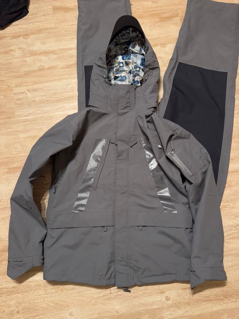 プレイデザイン　スノーボードウェアセット (ジャケット&パンツ)