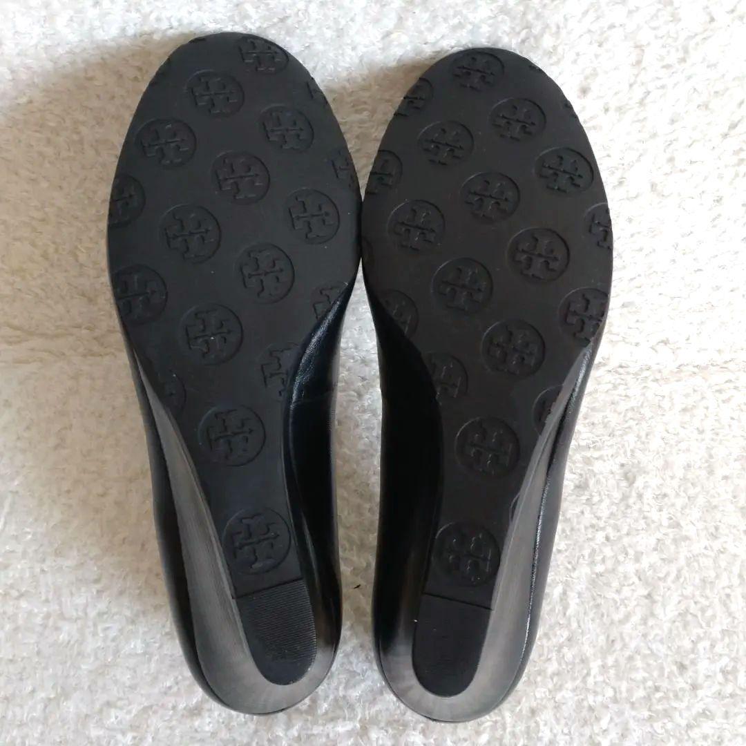 トリーバーチ　サリーウェッジ　ブラックパンプス　ゴールドロゴ　カーフスキン　8M