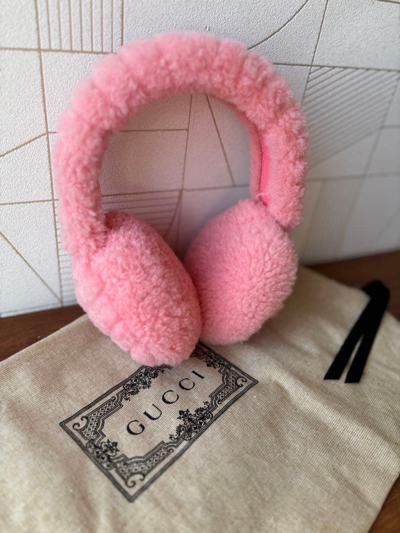 グッチ　 GUCCI ピンク ファー イヤーマフ