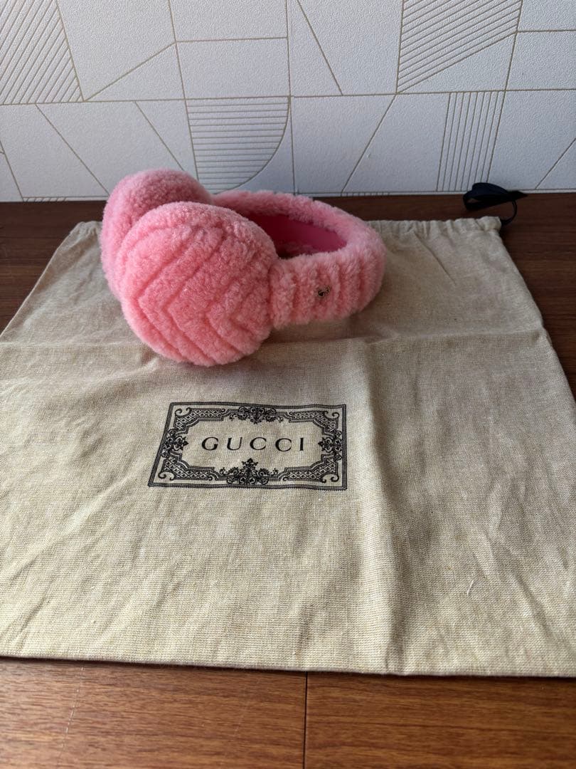 グッチ　 GUCCI ピンク ファー イヤーマフ