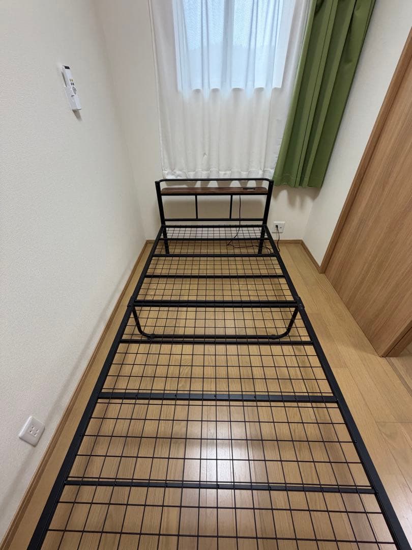 【充電コンセント付き】ベットフレーム　スチール製シングルベッド