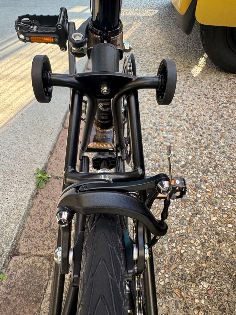 ブロンプトン　ブラックラッカー